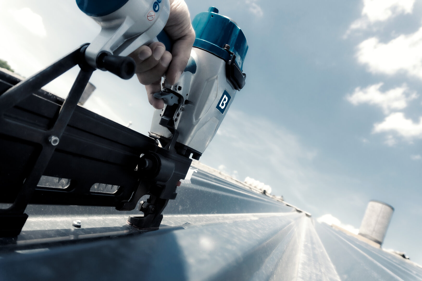 SCRAIL® ROOFLOC® system | Beck Fastening